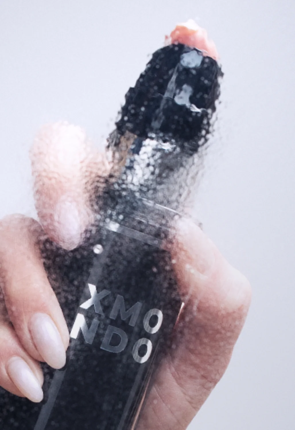 Super Gloss Ultra Frizz Defense Spray - Image 6